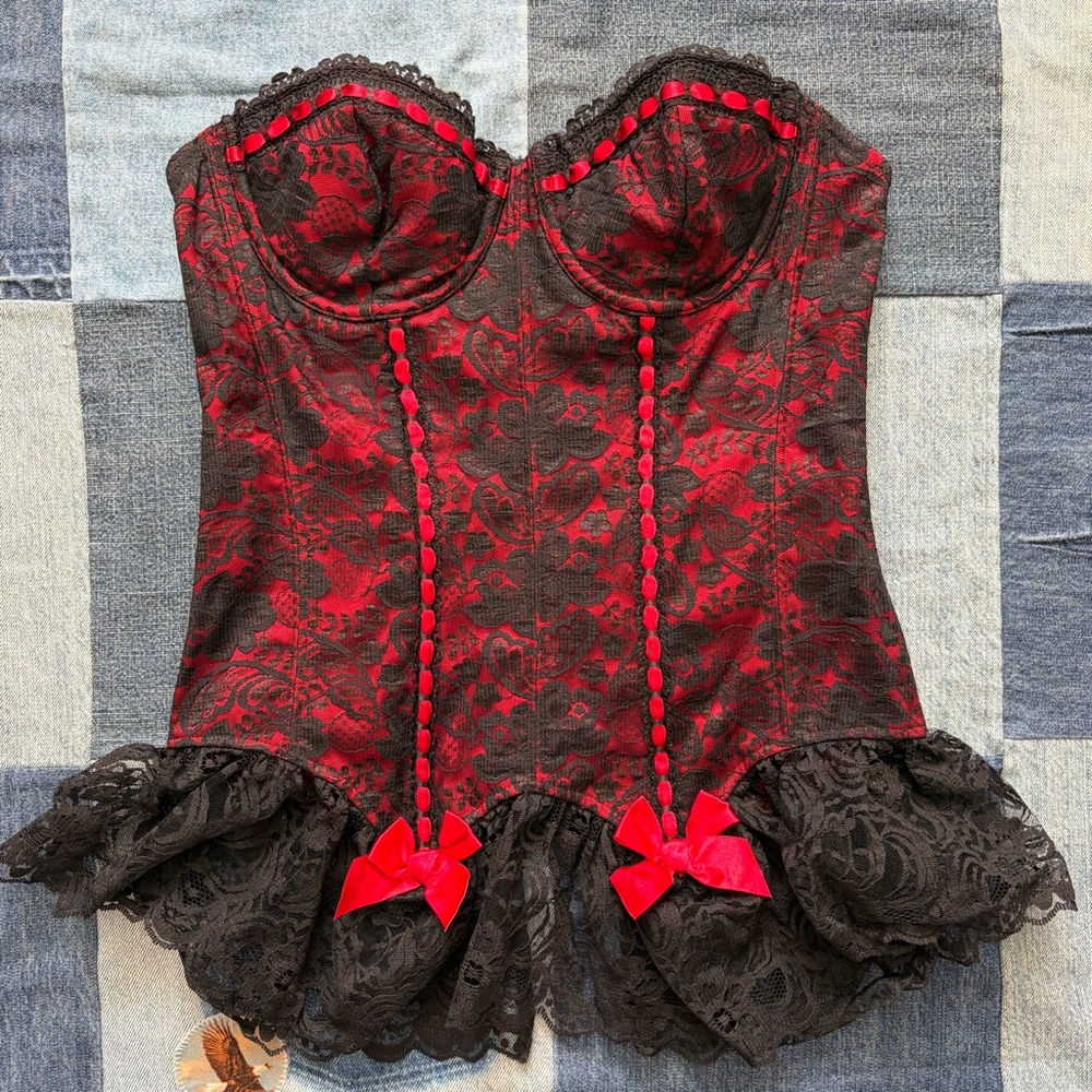 Fredrick’s of Hollywood Corset Black & Red Lace Bow Size 34 vampire goth